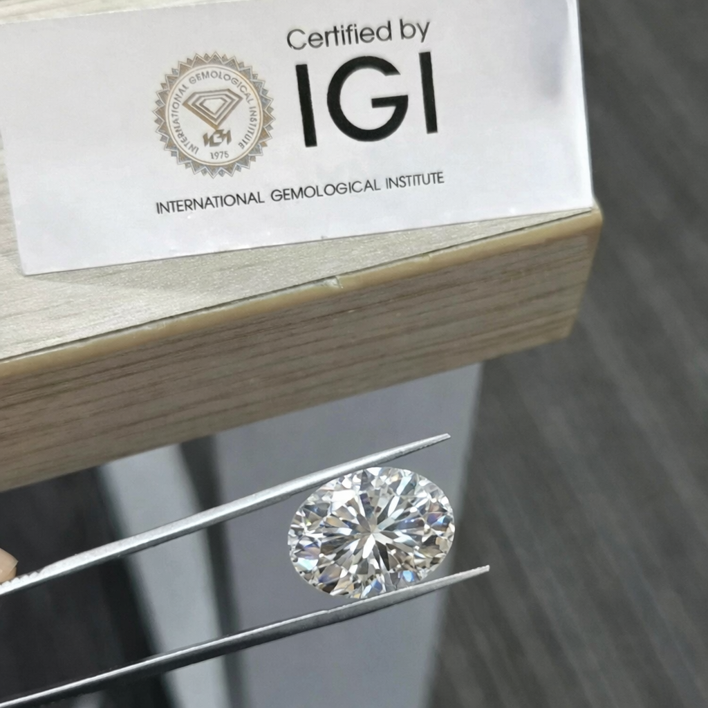 5.04 Carat Oval VVS2 Color-E Diamond (IGI#694554597)