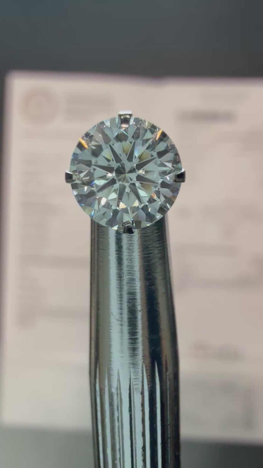 1.05 Carat Round VVS2 Color-D Ideal-Cut Diamond (IGI#671489260)